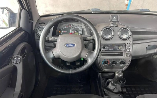 imagem-https://www.socarrao.com.br/sc-vehicle-images-prod/4487751/1793365324893-8611876_11_B_f61cdb8708.jpeg