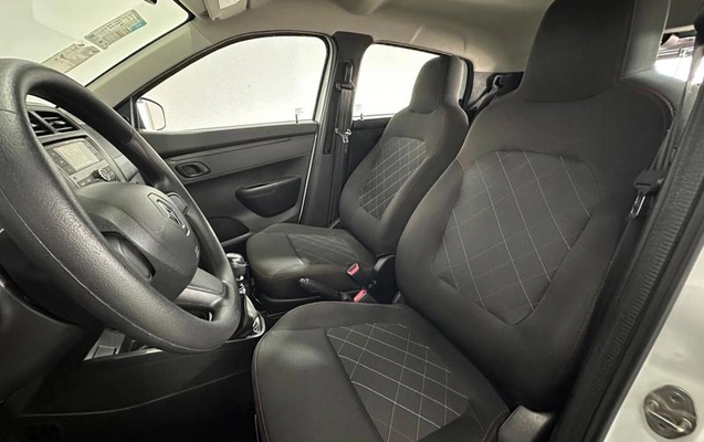 imagem-https://www.socarrao.com.br/sc-vehicle-images-prod/4488701/1793370527874-8617063_13_B_23007c2ca8.jpeg