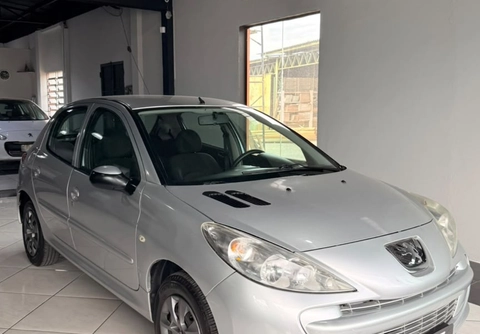 Peugeot 207 XR 1.4 Flex 8V 5p 2012 Prata — foto 1 de 3