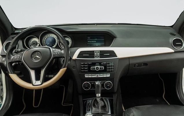 imagem-https://www.socarrao.com.br/sc-vehicle-images-prod/4490052/1793449148000-8623104_3_B_1320b45f36.jpeg