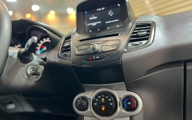 imagem-https://www.socarrao.com.br/sc-vehicle-images-prod/4490908/1793387556870-khYvJosydMAACZctgomDvsSykuiCVBLy.jpg