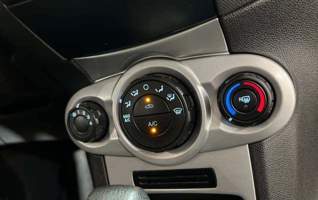 imagem-https://www.socarrao.com.br/sc-vehicle-images-prod/4490908/1793387556871-YeGicZZjlHipwu7bRMwlqIIANoHLO6Hs.jpg