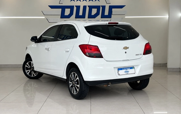 imagem-https://www.socarrao.com.br/sc-vehicle-images-prod/4491101/1793389487401-5_042605.jpg