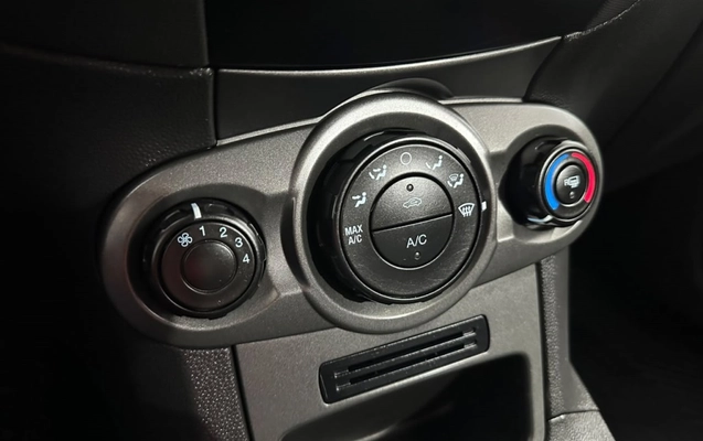 imagem-https://www.socarrao.com.br/sc-vehicle-images-prod/4492088/1793396181094-13_062832.jpg