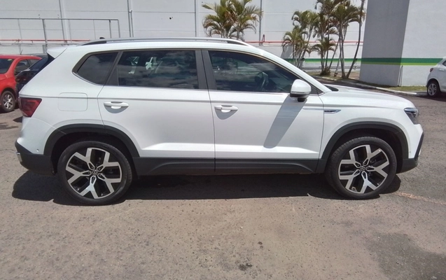 imagem-https://www.socarrao.com.br/sc-vehicle-images-prod/4495637/1793421259427-1_105732.jpg