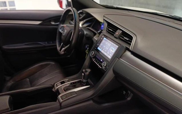 imagem-https://www.socarrao.com.br/sc-vehicle-images-prod/4497814/1793466809099-8545977_16_B_cc3aff0d64.jpeg