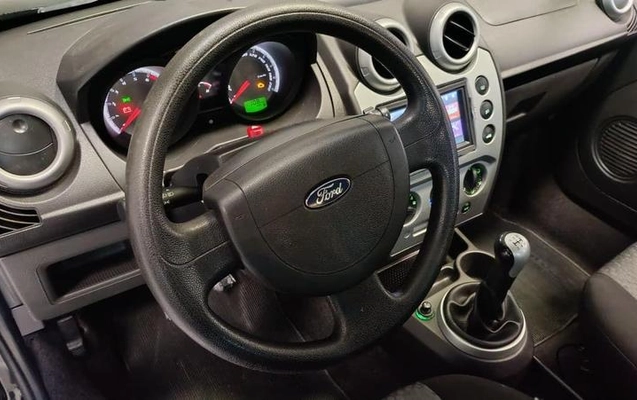 imagem-https://www.socarrao.com.br/sc-vehicle-images-prod/4497862/1793469466792-8586170_17_B_a581f3542f.jpeg