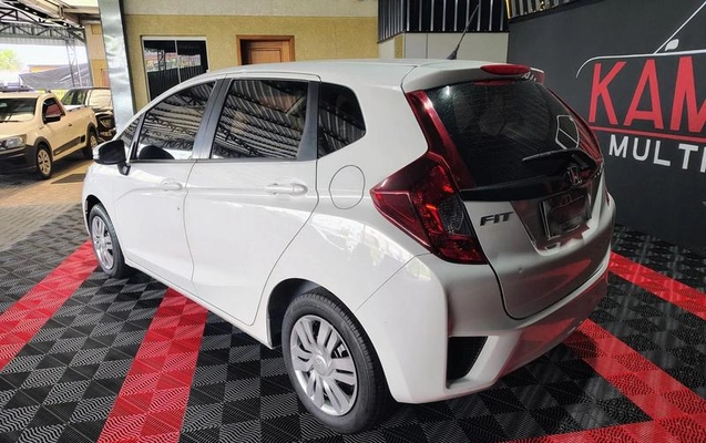 imagem-https://www.socarrao.com.br/sc-vehicle-images-prod/45024/1786544314282-7740737_4_B_5051d99dee.jpeg