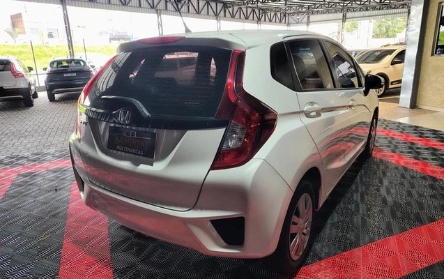 imagem-https://www.socarrao.com.br/sc-vehicle-images-prod/45024/1786544314283-7740737_5_B_592c86c582.jpeg