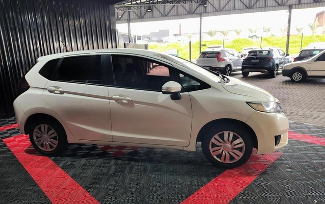 imagem-https://www.socarrao.com.br/sc-vehicle-images-prod/45024/1786544314286-7740737_7_B_d6ac0b6879.jpeg