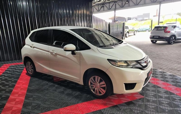 imagem-https://www.socarrao.com.br/sc-vehicle-images-prod/45024/1786544314287-7740737_8_B_8598ad9c74.jpeg