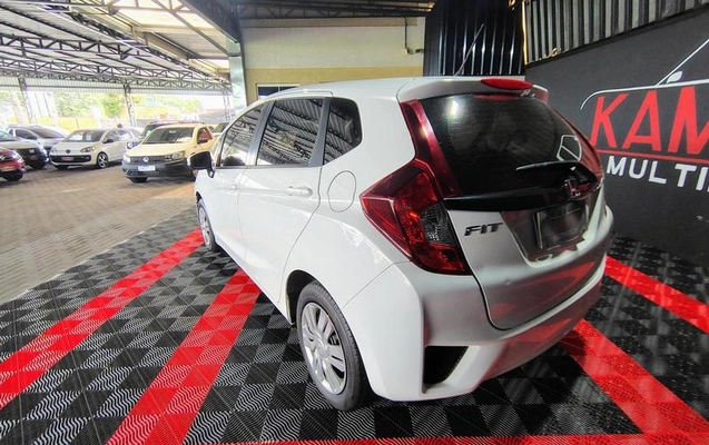 imagem-https://www.socarrao.com.br/sc-vehicle-images-prod/45024/1786544314290-7740737_14_B_3eaaedb3b8.jpeg