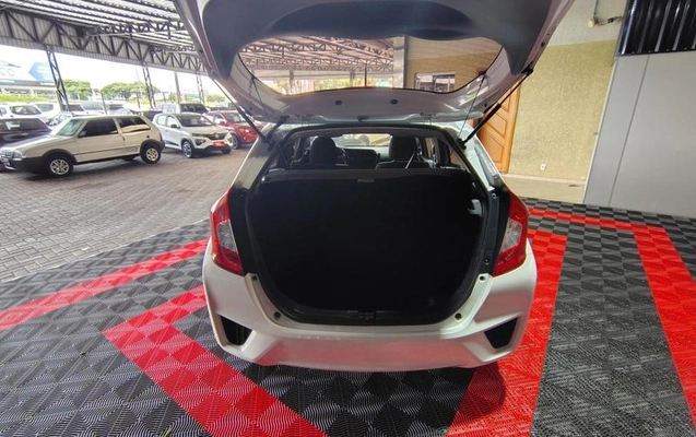 imagem-https://www.socarrao.com.br/sc-vehicle-images-prod/45024/1786544314292-7740737_13_B_d14de07766.jpeg