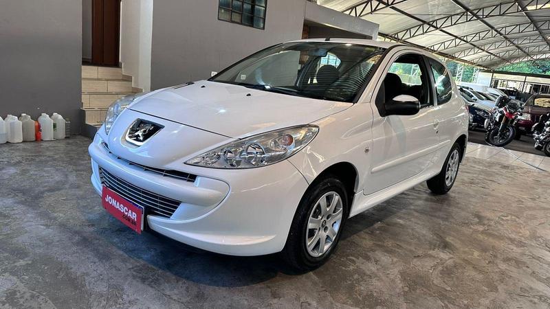 Peugeot 207 XR 1.4 Flex 8V 3p na cor Branco em Curitiba / PR - 45160