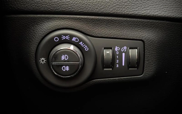 imagem-https://www.socarrao.com.br/sc-vehicle-images-prod/45262/1788639292824-7687943_15_B_0effb33fc9.jpeg