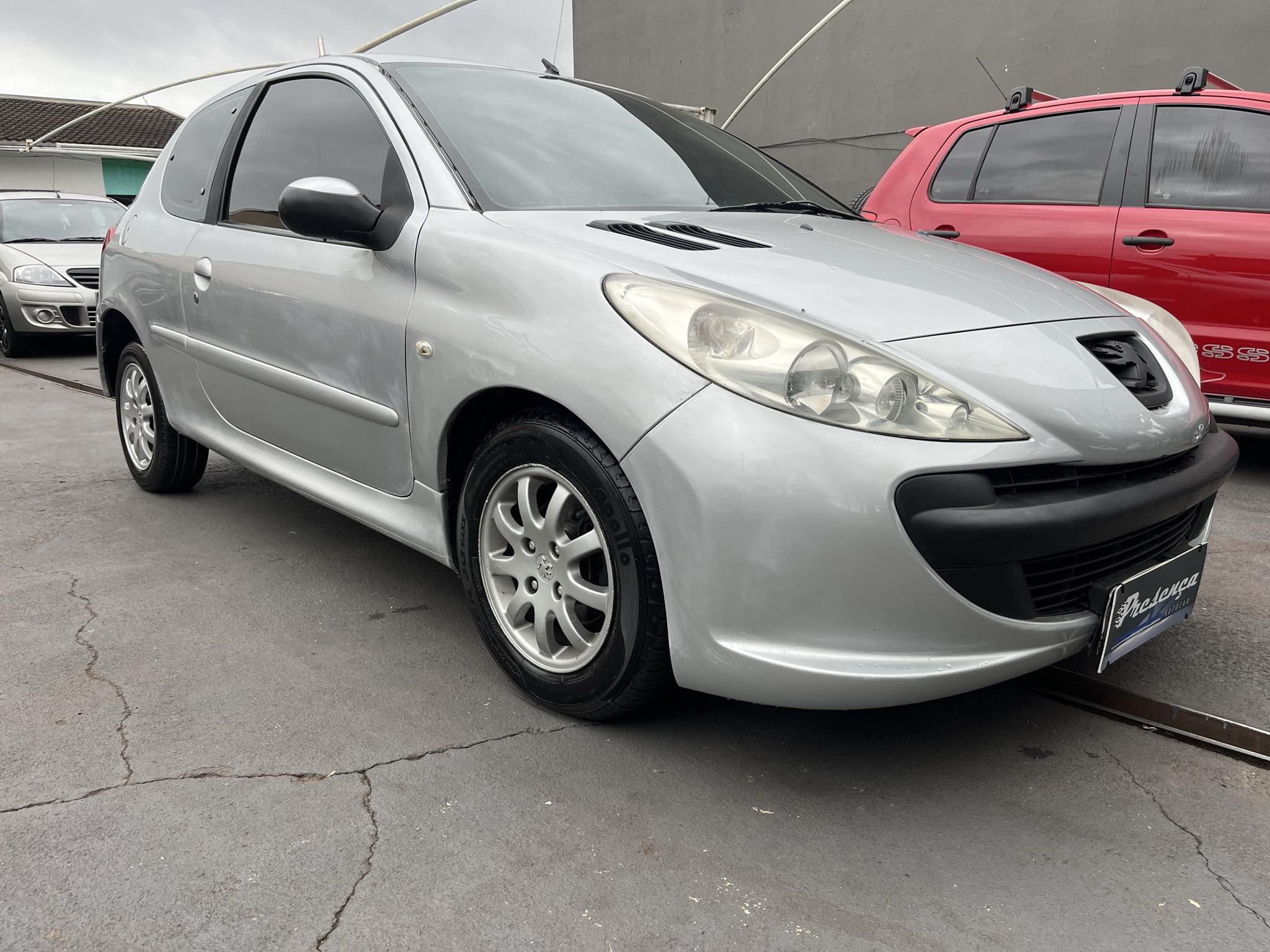 Peugeot 207 XR 1.4 Flex 8V 5p na cor Cinza em Maringá / PR - 45436