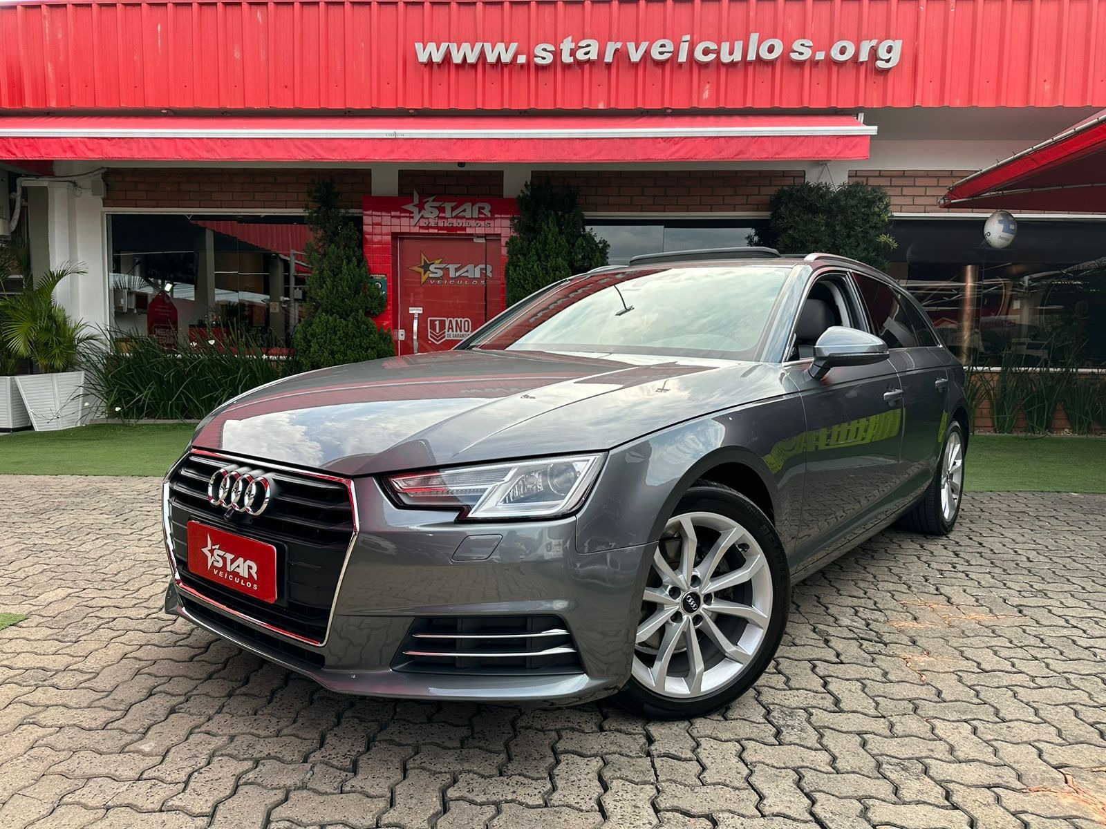 Audi A4 2018 Cinza — foto 1 de 3