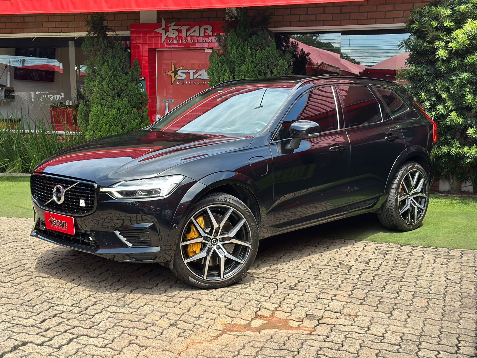 Volvo XC60 2020 Preto — foto 1 de 3