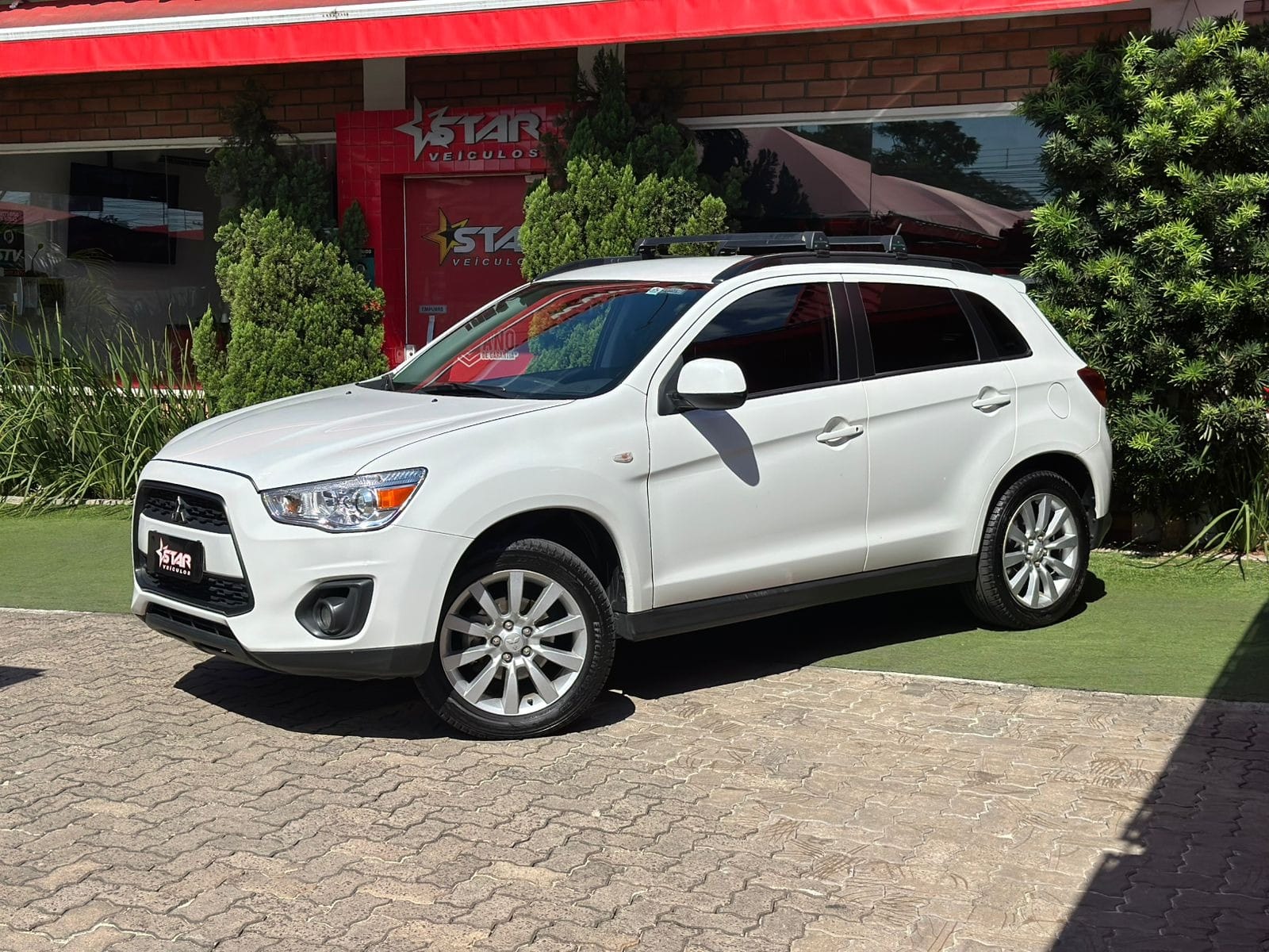 Mitsubishi ASX 2.0 16V 160cv Aut. na cor Branco no Canoas / RS - 45898