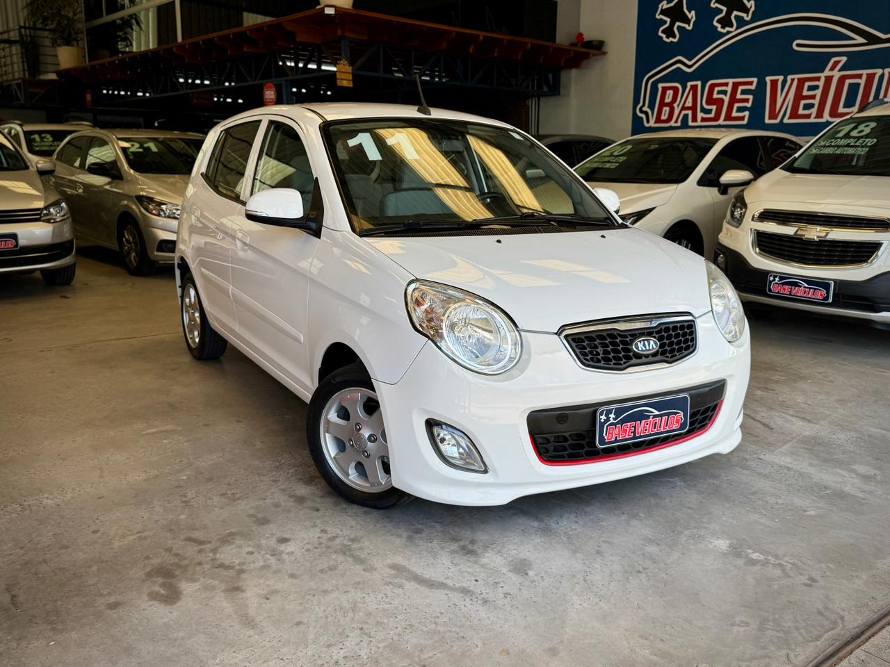 Kia Picanto EX 1.1/1.0/ 1.0 Flex Mec. na cor Branco no Canoas / RS - 45929