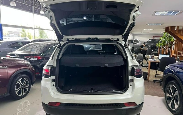 imagem-https://www.socarrao.com.br/sc-vehicle-images-prod/45971/1791635020678-7600617_17_B_c665a59eca.jpeg