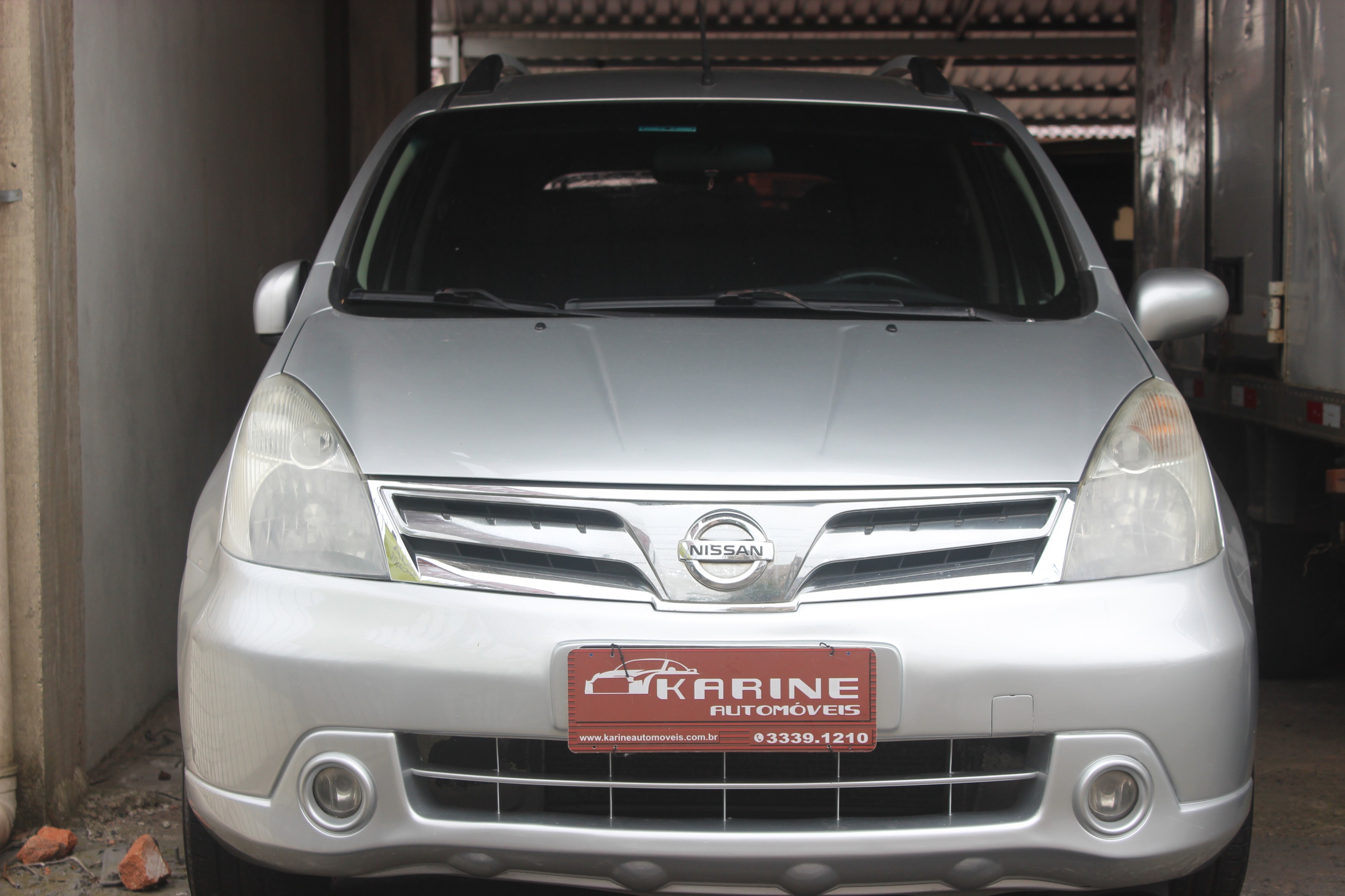 Nissan LIVINA 2013 Cinza — foto 1 de 3