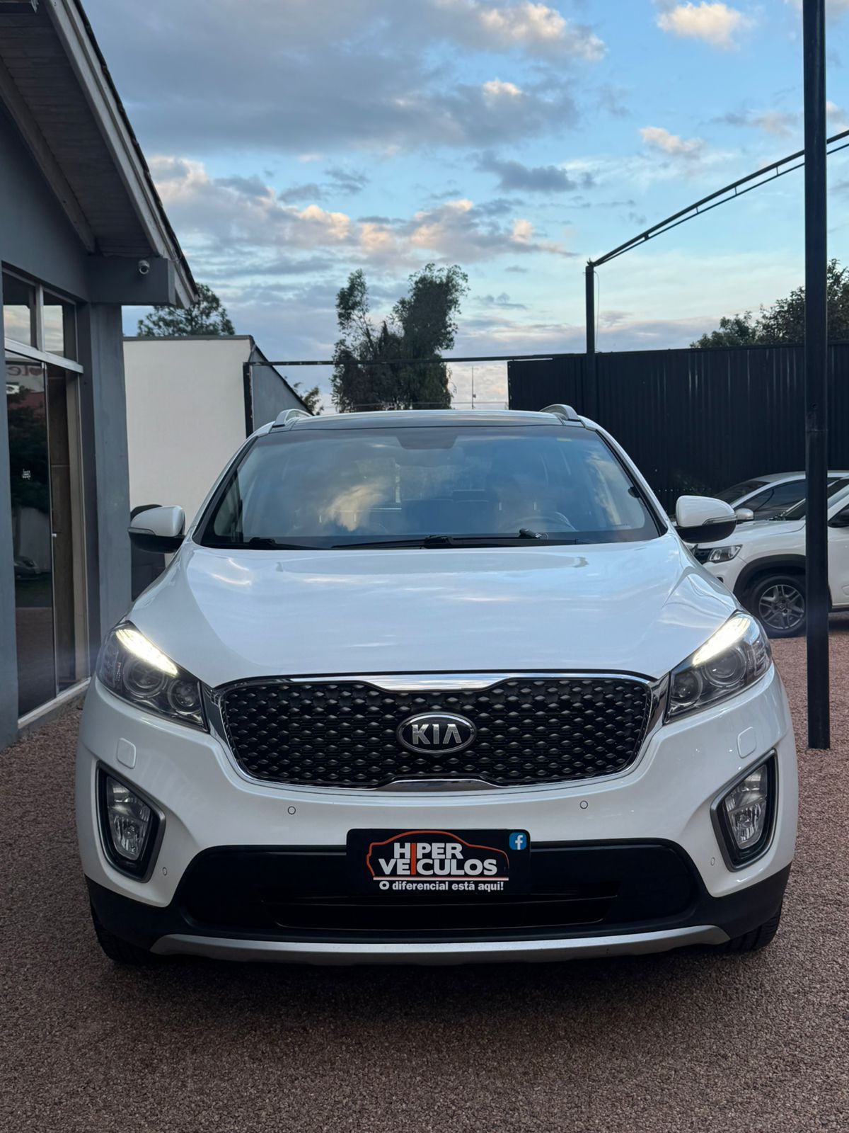 Kia Sorento 3.3 V6 24V 270cv 4x2 Aut. na cor Branco no Canoas / RS - 46642
