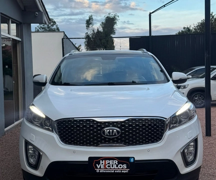 Kia Sorento 2018 Branco — foto 1 de 3
