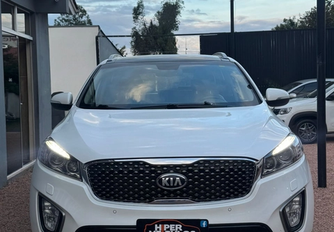 Kia Sorento 2018 Branco — foto 1 de 3