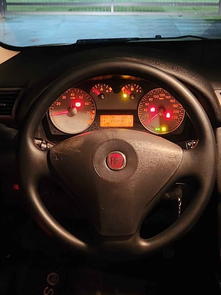 imagem-https://www.socarrao.com.br/sc-vehicle-images-prod/46664/1769988934458-7122613OR_1765032593_99_500.jpg