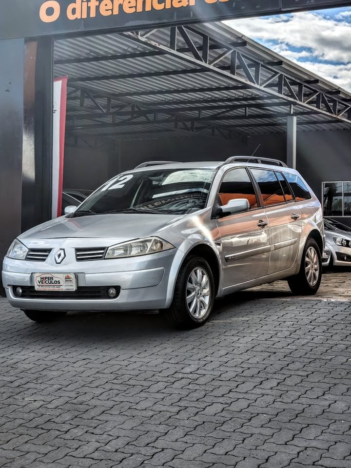 Renault Megane Grand Tour Dynam. Hi-Flex 1.6 16V na cor Cinza no Canoas / RS - 46666