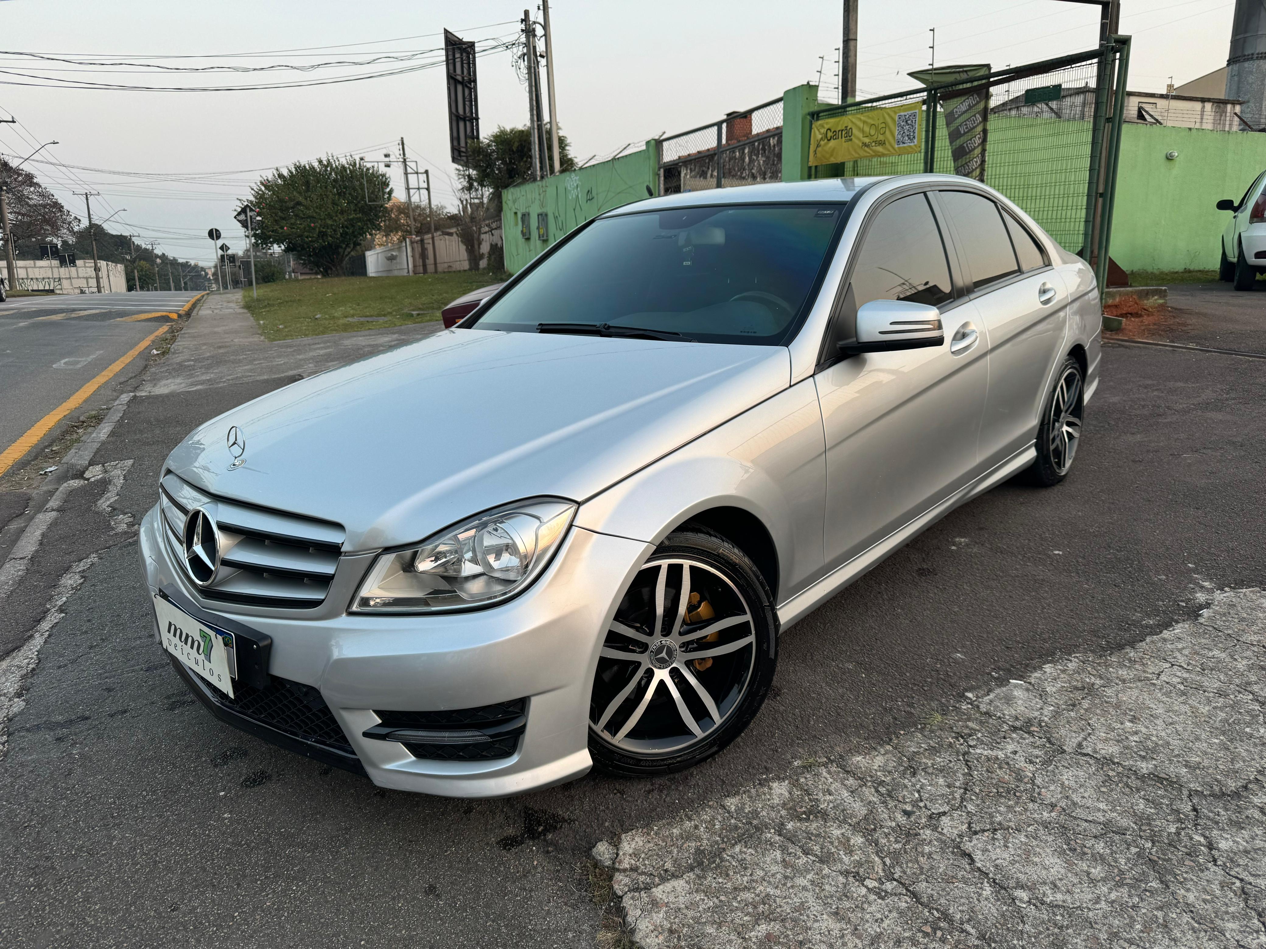 Mercedes-Benz C-180 2013 Cinza — foto 1 de 3