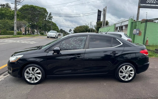 imagem-https://www.socarrao.com.br/sc-vehicle-images-prod/46915/1769988936652-7039149OR_1762354917_70_970.jpg
