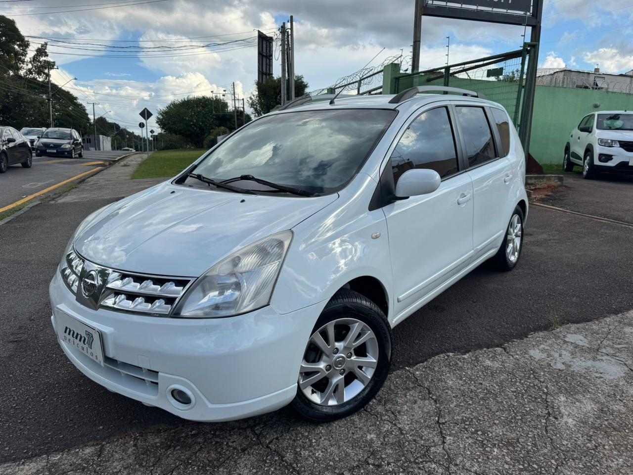 Nissan LIVINA 2014 Branco — foto 1 de 3