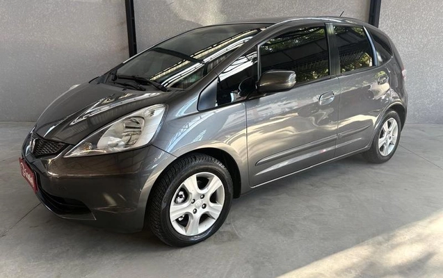 imagem-https://www.socarrao.com.br/sc-vehicle-images-prod/47003/1787921879870-7552054_4_B_bc938aea0c.jpeg
