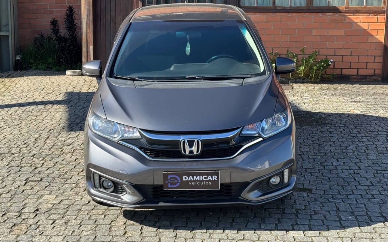 imagem-https://www.socarrao.com.br/sc-vehicle-images-prod/47197/1789731772784-V2hhdHNBcHAgSW1hZ2UgMjAyNi0wOS0xNiBhdCAxMS4xOC4wMiAoMSkuanBlZw.jpeg