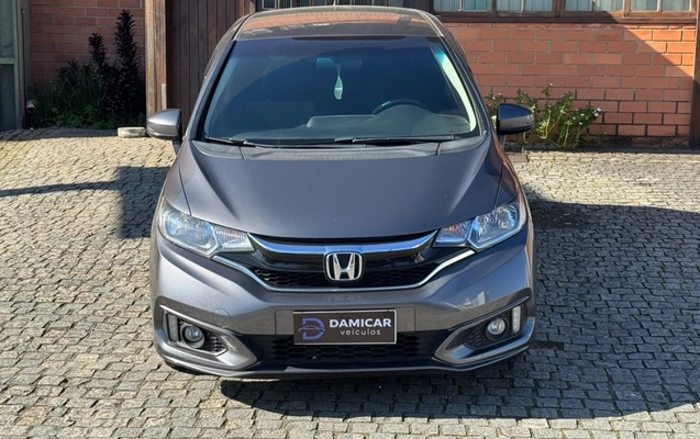 imagem-https://www.socarrao.com.br/sc-vehicle-images-prod/47197/1789731772784-V2hhdHNBcHAgSW1hZ2UgMjAyNi0wOS0xNiBhdCAxMS4xOC4wMiAoMSkuanBlZw.jpeg