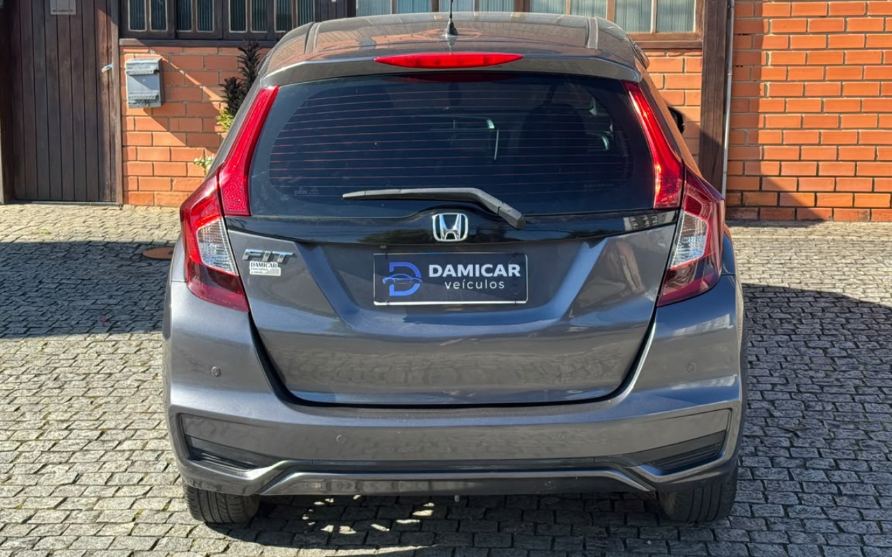 imagem-https://www.socarrao.com.br/sc-vehicle-images-prod/47197/1789731773079-V2hhdHNBcHAgSW1hZ2UgMjAyNi0wOS0xNiBhdCAxMS4xOC4wMSAoMSkuanBlZw.jpeg