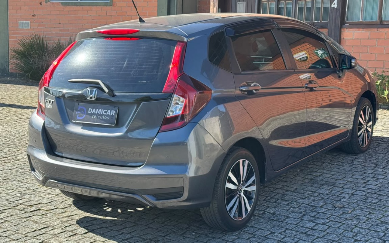 imagem-https://www.socarrao.com.br/sc-vehicle-images-prod/47197/1789731773180-V2hhdHNBcHAgSW1hZ2UgMjAyNi0wOS0xNiBhdCAxMS4xOC4wMCAoMikuanBlZw.jpeg
