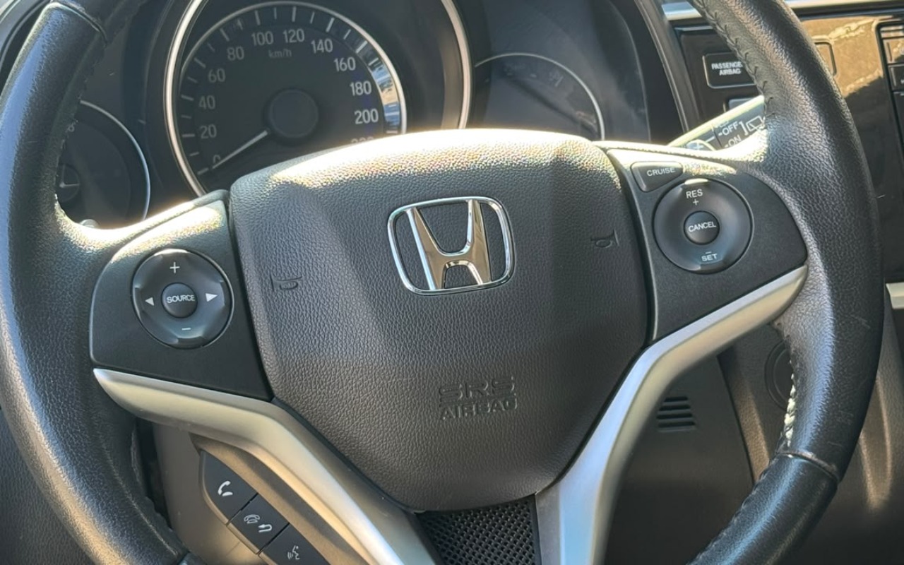imagem-https://www.socarrao.com.br/sc-vehicle-images-prod/47197/1789731773484-V2hhdHNBcHAgSW1hZ2UgMjAyNi0wOS0xNiBhdCAxMS4xNy41OCAoMykuanBlZw.jpeg