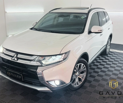 Mitsubishi OUTLANDER 2016 Branco — foto 1 de 3