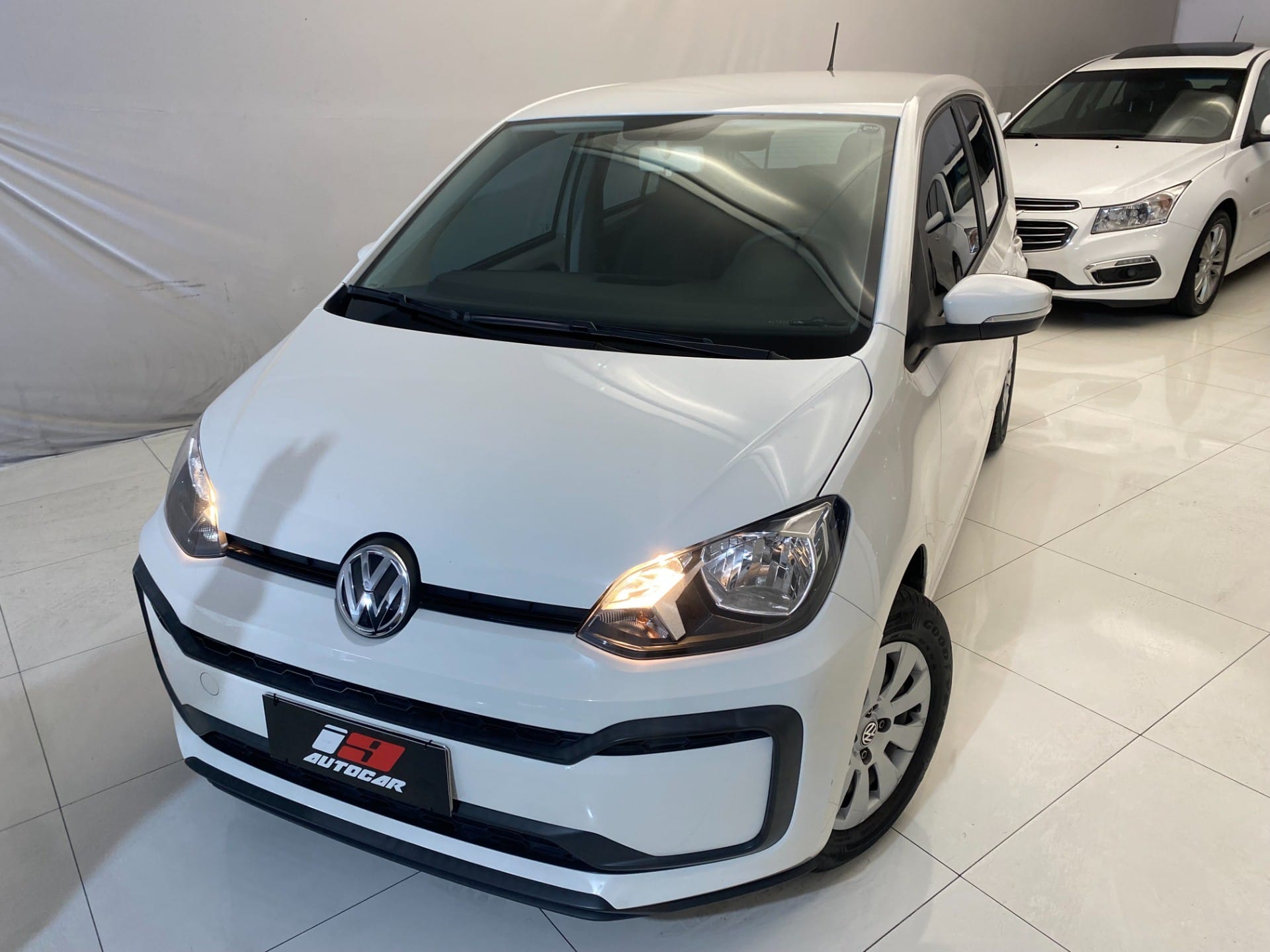 Volkswagen Up! 2020 Branco — foto 1 de 3