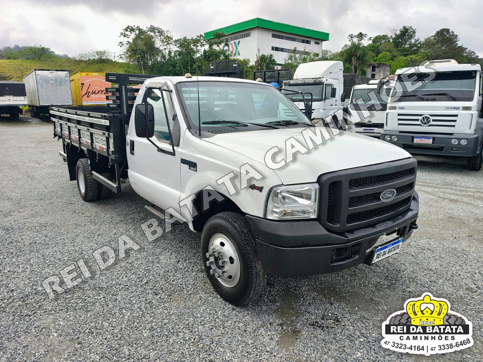 Ford F-4000 TURBO 2011 Branco — foto 1 de 3