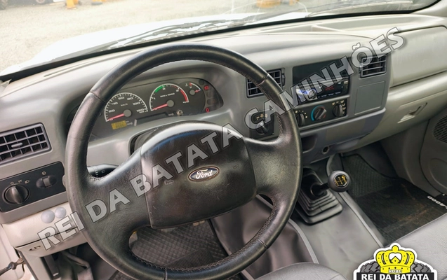 imagem-https://www.socarrao.com.br/sc-vehicle-images-prod/47337/1769988950716-6908390OR_1757424278_100_930.jpg