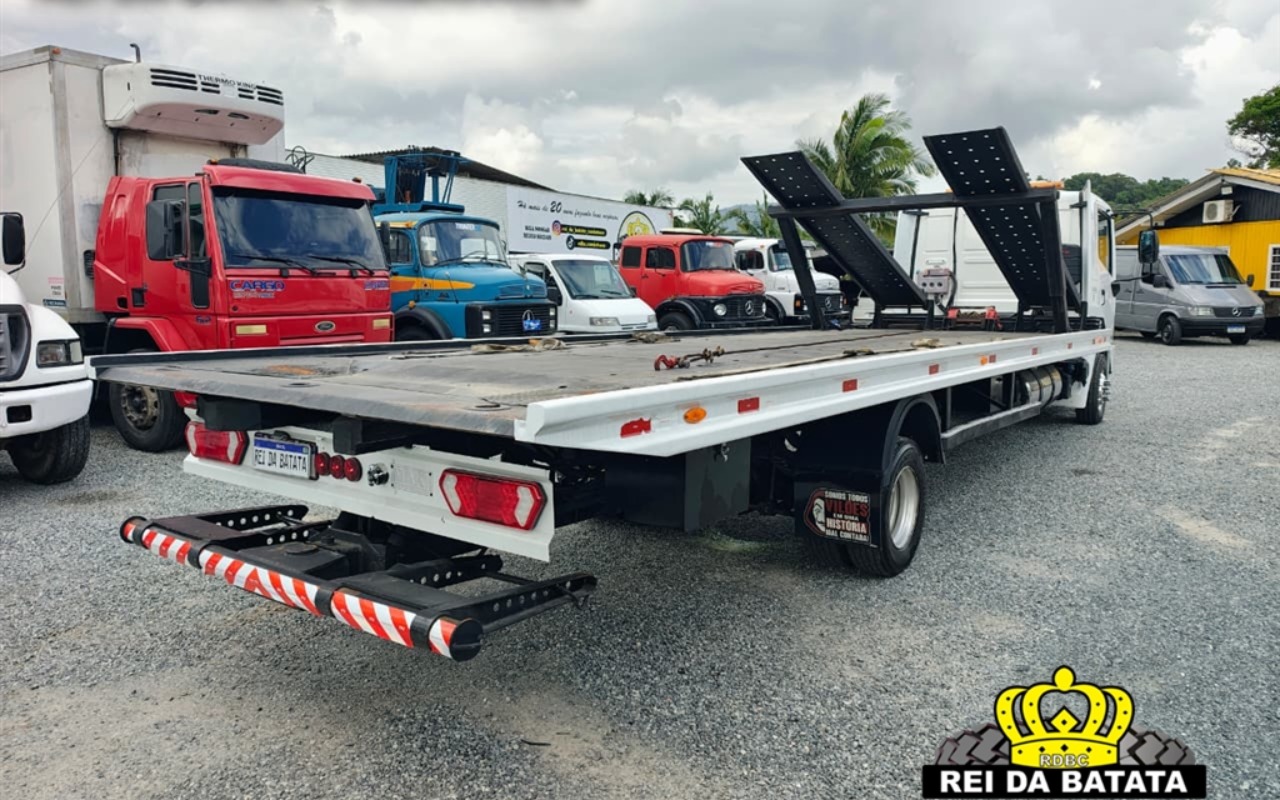 imagem-https://www.socarrao.com.br/sc-vehicle-images-prod/47349/1776252348955-NC5qcGc.jpg