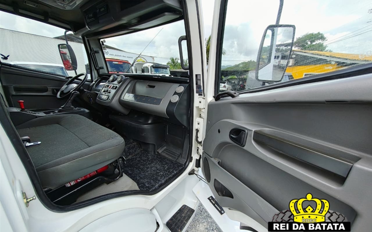 imagem-https://www.socarrao.com.br/sc-vehicle-images-prod/47349/1776252349332-MTAuanBn.jpg