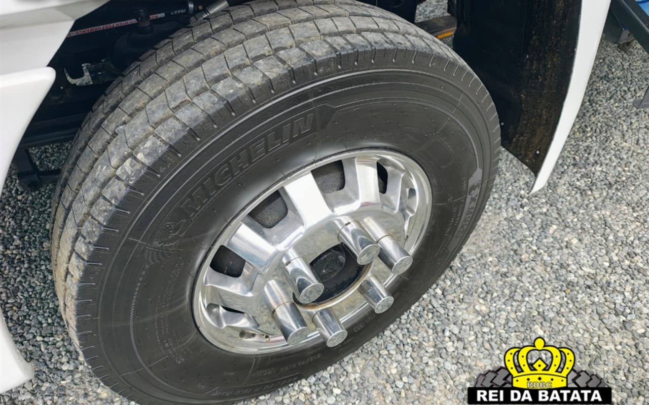 imagem-https://www.socarrao.com.br/sc-vehicle-images-prod/47349/1776252349962-MTcuanBn.jpg