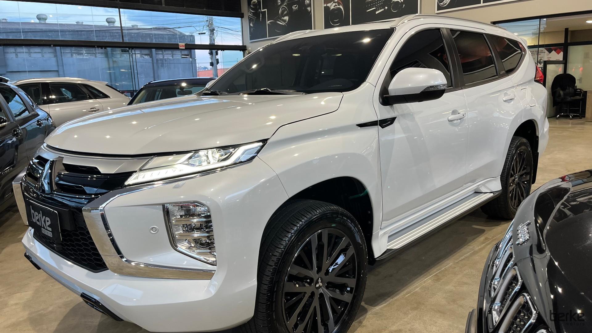 Mitsubishi Pajero Sport Legend 2.4 4x4 Diesel Aut. na cor Branco em Florianópolis / SC - 47877