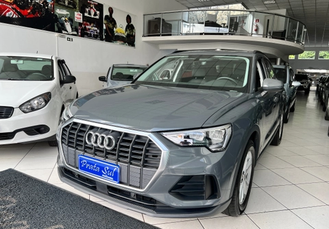 Audi Q3 2021 Cinza — foto 1 de 3