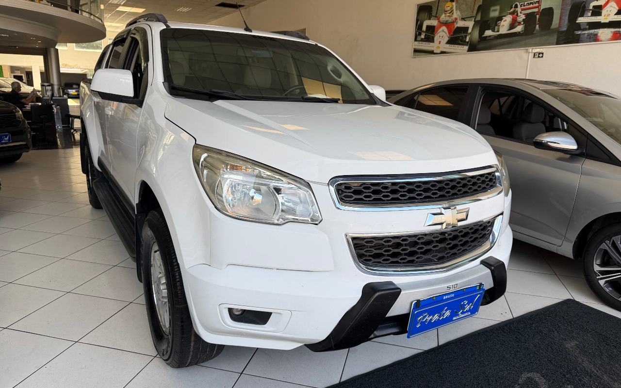 imagem-https://www.socarrao.com.br/sc-vehicle-images-prod/47996/1772907714920-MjAyNjAzMDZfMTMyMzE0NzQ1X2lPUy5qcGc.jpg
